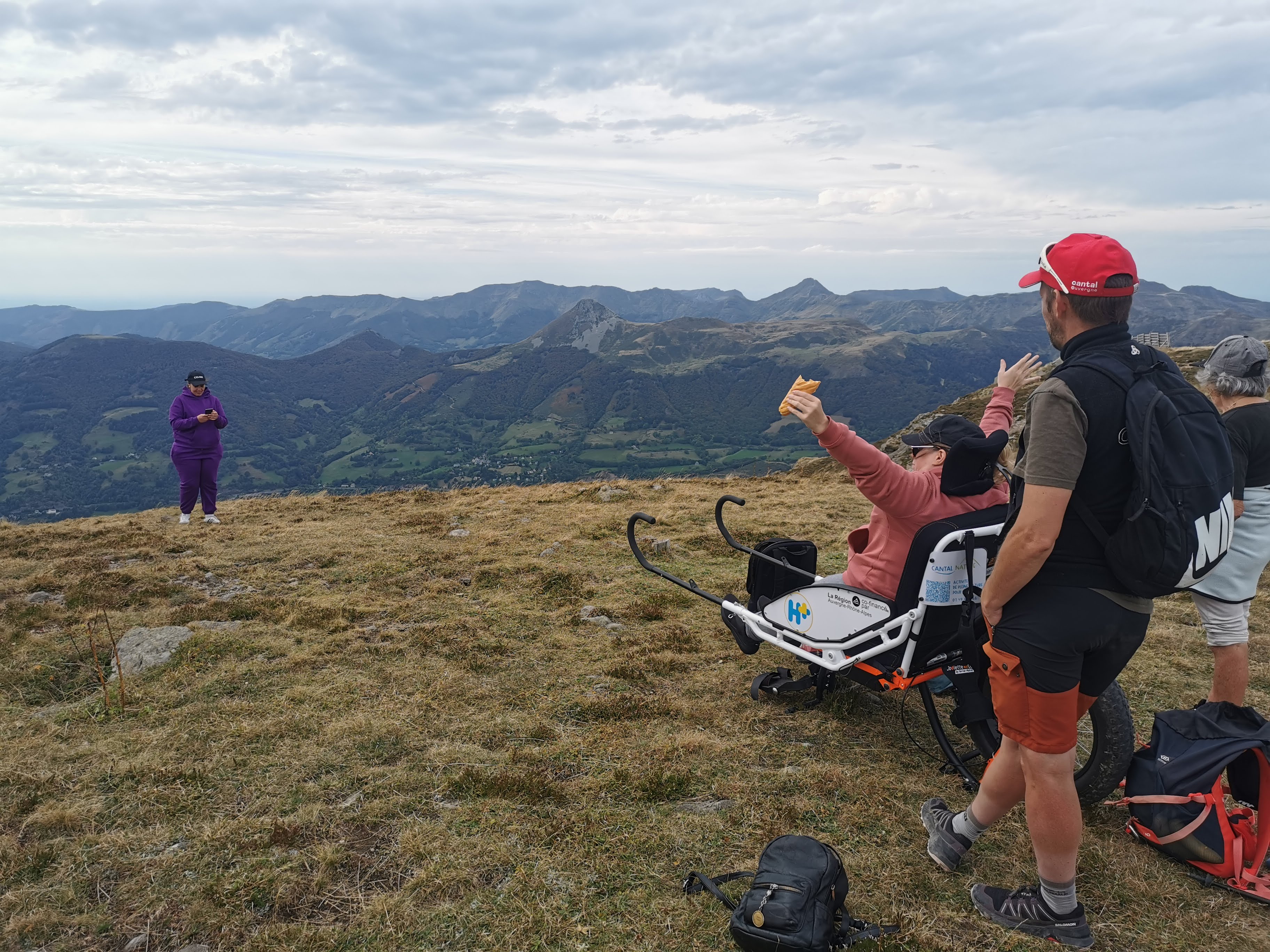 Découverte de la pleine nature pour les publics PMR dans le Cantal